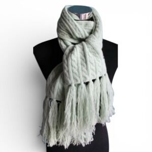 GAP Y2K Mint Green Cabled Thick Fringed Long Scarf Lambs Wool 62" Long 8"‎ Cozy
